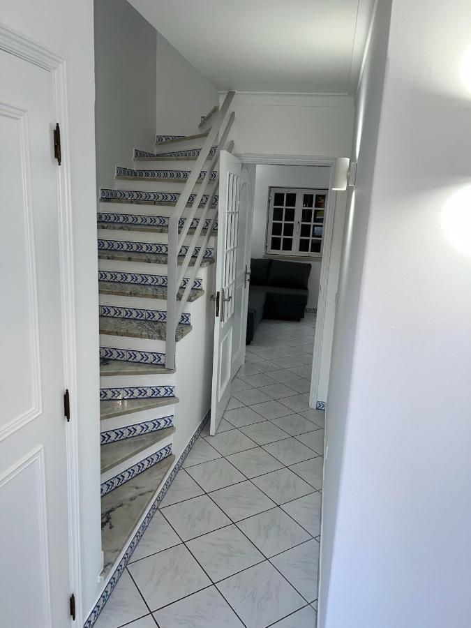 Relaxing 2 Bedroom House 5 Minutes Away From Vilamoura Marina Quarteira Exterior photo