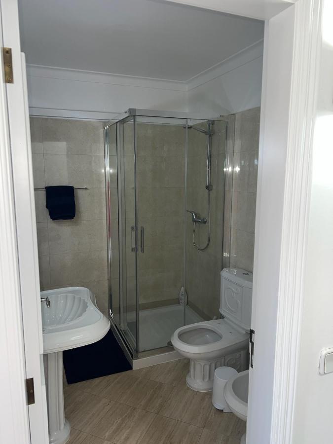 Relaxing 2 Bedroom House 5 Minutes Away From Vilamoura Marina Quarteira Exterior photo