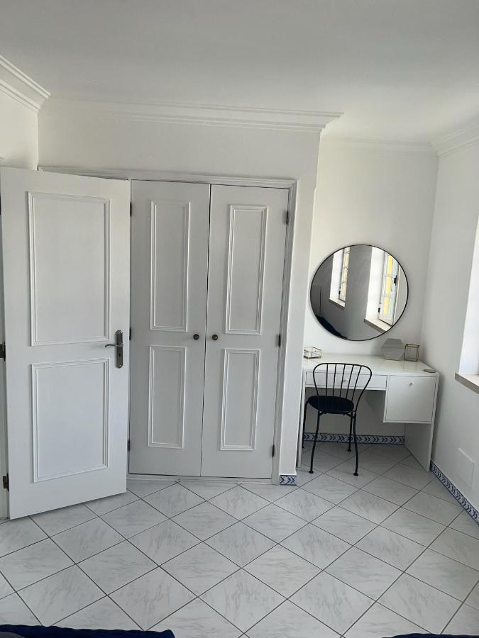 Relaxing 2 Bedroom House 5 Minutes Away From Vilamoura Marina Quarteira Exterior photo