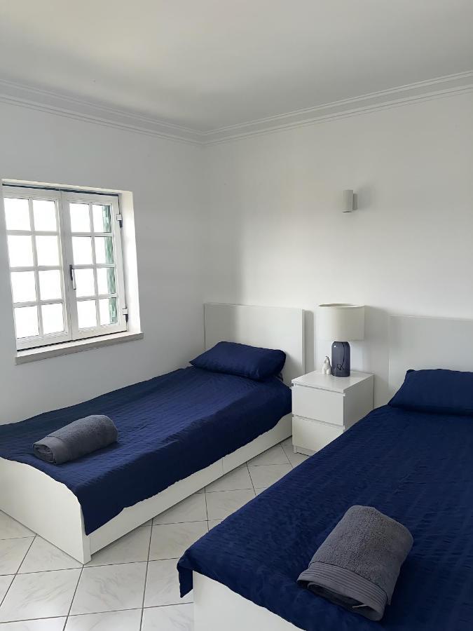 Relaxing 2 Bedroom House 5 Minutes Away From Vilamoura Marina Quarteira Exterior photo